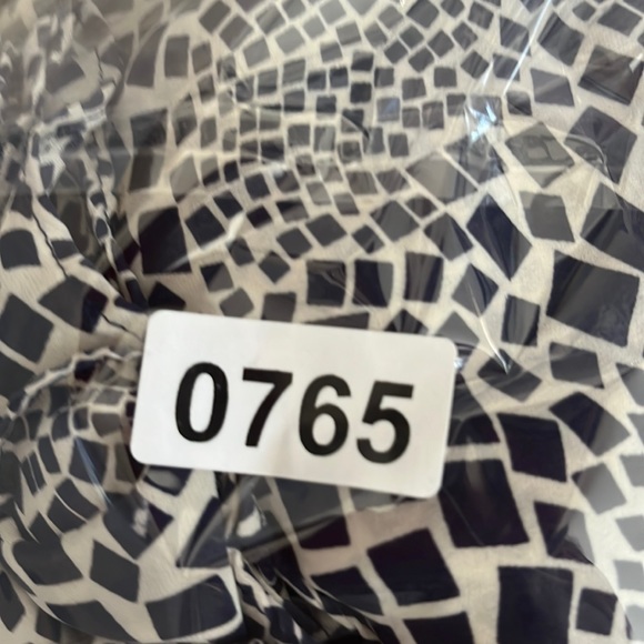 ⭐️Bogo ⭐️ 🍓 Parker XS cold shoulder black white silk mini dress - Picture 15 of 15